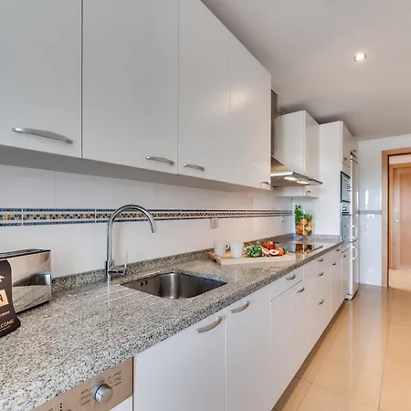 Apartment Vacation I The Sunrise Golden Mile Flat, Next To Convention Center, Recently Refurbished, Prime Location, 300m To The