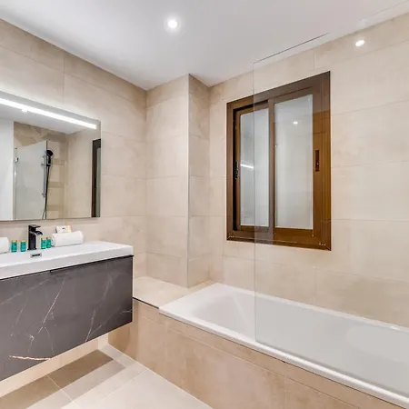 Vacation I The Sunrise Golden Mile Flat, Next To Convention Center, Recently Refurbished, Prime Location, 300m To The Apartment Marbella